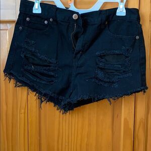 F21 black short